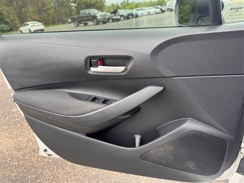 Used 2020 Toyota Corolla LE image 25