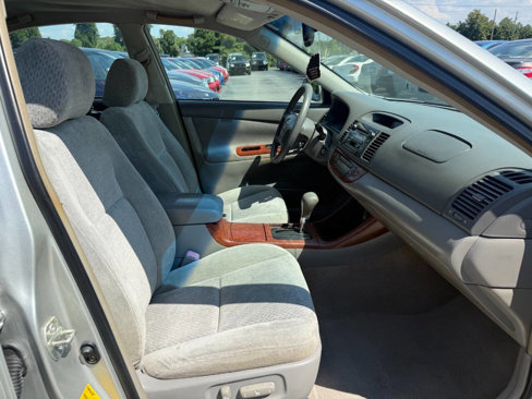 Used 2004 Toyota Camry XLE image 13