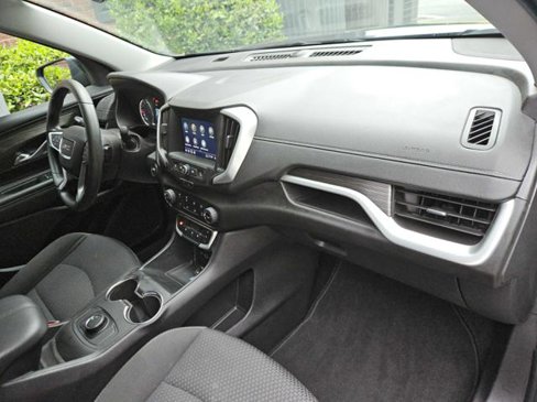 Used 2024 GMC Terrain SLE image 30
