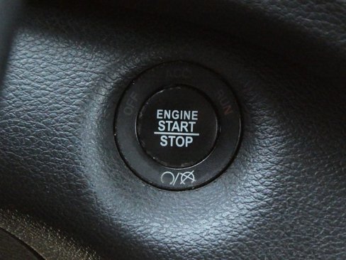 Used 2016 Jeep Cherokee Limited image 12