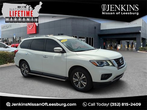 Used 2020 Nissan Pathfinder SV image 1
