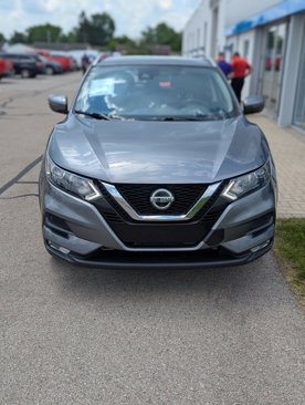 Used 2020 Nissan Rogue Sport SV w/ All-Weather Package image 2