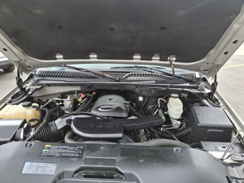 Used 2004 Chevrolet Tahoe LS w/ Cargo Package image 16