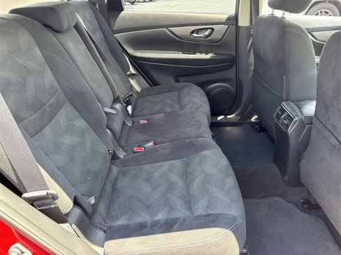Used 2016 Nissan Rogue SV image 21
