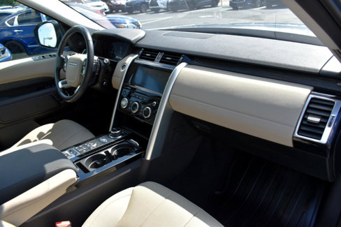 Used 2019 Land Rover Discovery HSE image 13