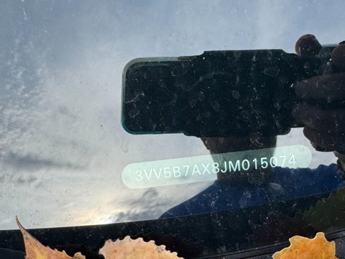 Used 2018 Volkswagen Tiguan SEL Premium image 14