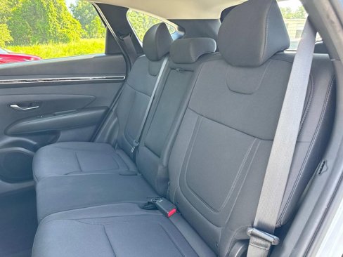 Used 2023 Hyundai Tucson SE image 14