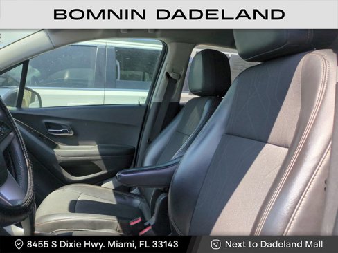 Used 2021 Chevrolet Trax LT w/ LT Convenience Package image 20