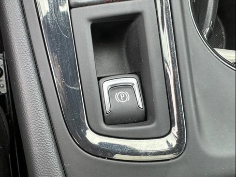 Used 2022 Chevrolet Equinox RS w/ RS Leather Package image 10
