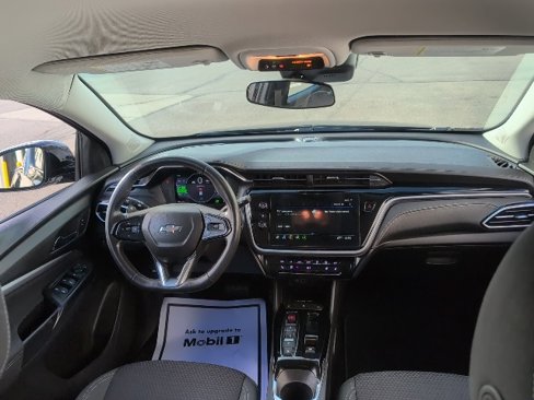 Used 2023 Chevrolet Bolt EUV LT w/ Comfort Package image 41
