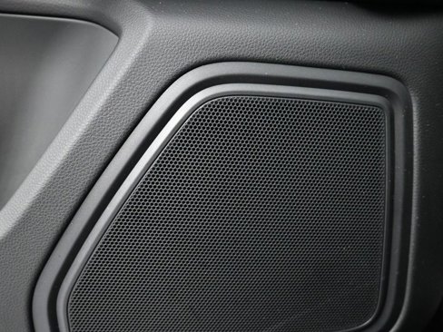 Used 2025 Porsche Macan image 17