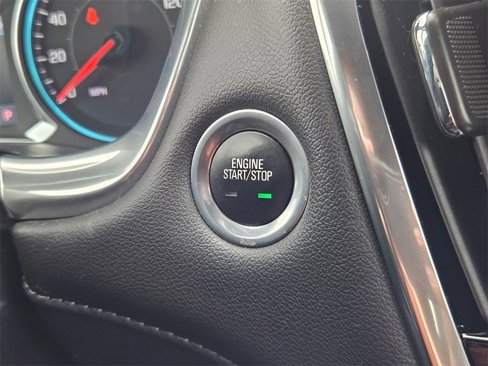 Used 2022 Chevrolet Traverse LT image 16