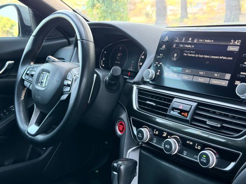 Used 2019 Honda Accord Sport image 17
