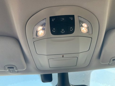 Used 2021 Chrysler Pacifica Touring-L image 13