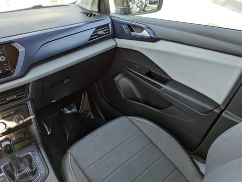 Used 2022 Volkswagen Taos SE image 19