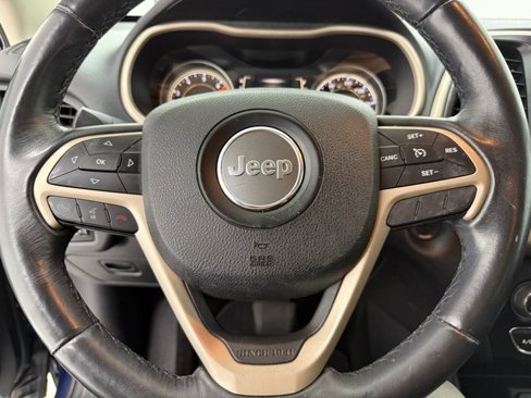 Used 2016 Jeep Cherokee Latitude image 9