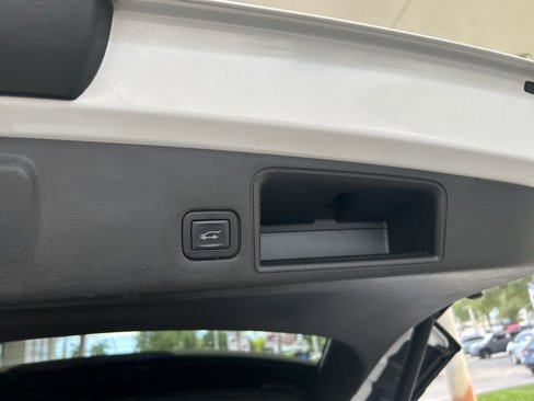Used 2018 GMC Terrain Denali w/ Advanced Safety Package image 31