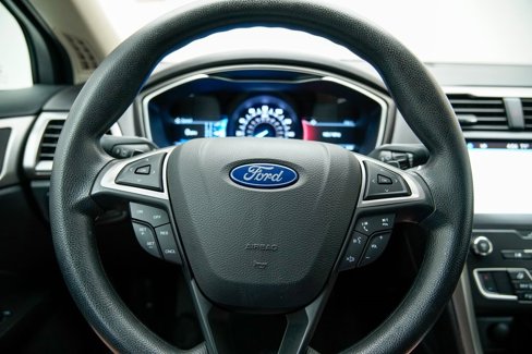 Used 2019 Ford Fusion SE image 13
