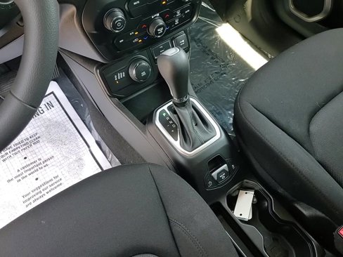 Used 2023 Jeep Renegade Latitude image 18