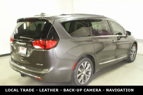 Used 2017 Chrysler Pacifica Limited image 35