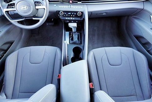 Certified 2024 Hyundai Elantra SEL image 19
