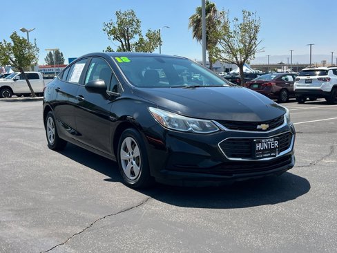 Used 2018 Chevrolet Cruze LS image 6
