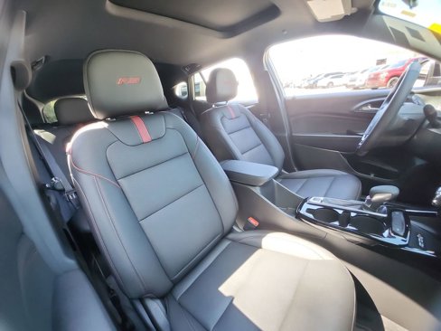 Certified 2025 Chevrolet Trax RS w/ Sunroof Package image 31