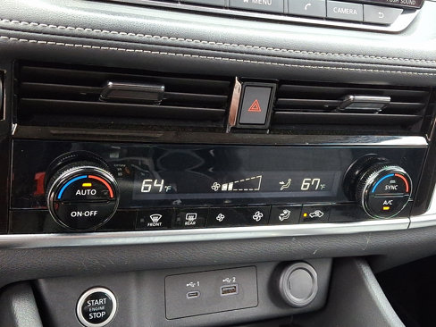Certified 2021 Nissan Rogue SV image 16