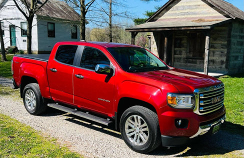 Used 2015 GMC Canyon SLT image 2