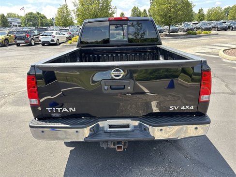 Used 2015 Nissan Titan SV w/ SV Value Truck Package image 10