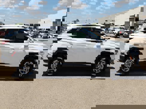 Used 2025 Hyundai Tucson SE image 5