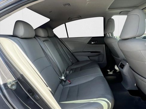 Used 2016 Honda Accord Touring image 17