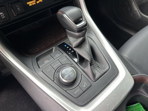 Used 2021 Toyota RAV4 Limited image 29