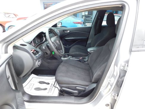 Used 2015 Dodge Dart SXT image 18