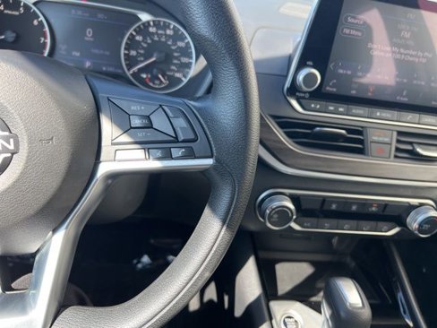 Used 2024 Nissan Altima 2.5 SV image 13