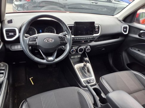 Certified 2022 Hyundai Venue Limited w/ Cargo Package image 9