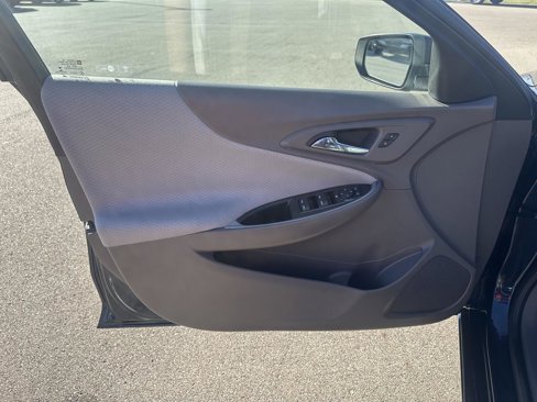 Used 2017 Chevrolet Malibu LS image 19