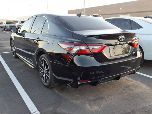 Used 2021 Toyota Camry SE w/ Carpet Mat Package (TMS) image 4