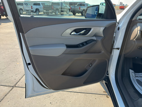 Used 2020 Chevrolet Traverse LT image 11