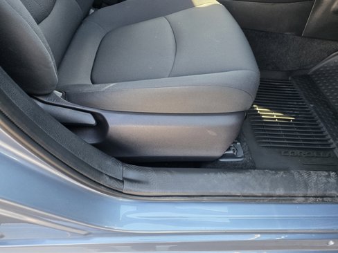 Used 2022 Toyota Corolla LE image 13
