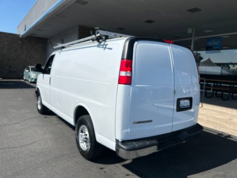 Used 2021 Chevrolet Express 2500 w/ Driver Convenience Package image 5