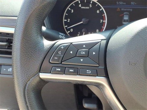 Used 2023 Nissan Altima 2.5 SV image 16