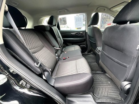 Used 2019 Nissan Rogue S image 22