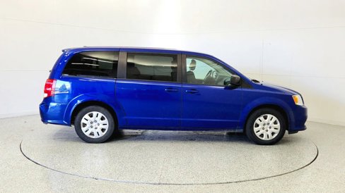 Used 2018 Dodge Grand Caravan SE w/ UConnect Hands-Free Group image 8