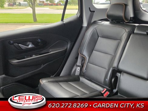 Used 2023 GMC Terrain AT4 image 23