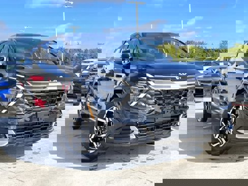 Used 2024 Kia Sportage LX image 7