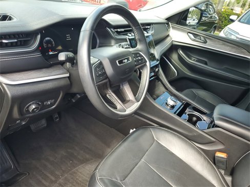 Used 2022 Jeep Grand Cherokee Limited image 20