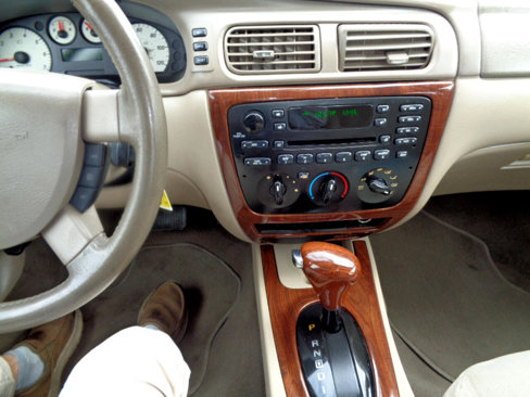 Used 2005 Ford Taurus SEL image 19