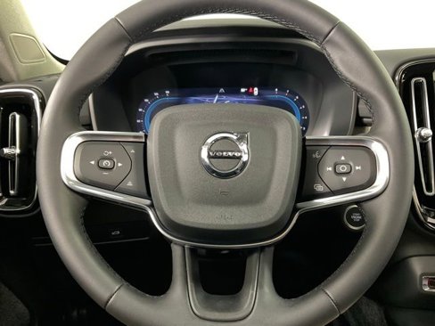 New 2025 Volvo XC40 B5 Core w/ Climate Package image 24