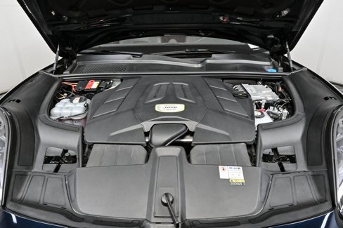 Certified 2022 Porsche Cayenne E-Hybrid Coupe image 33